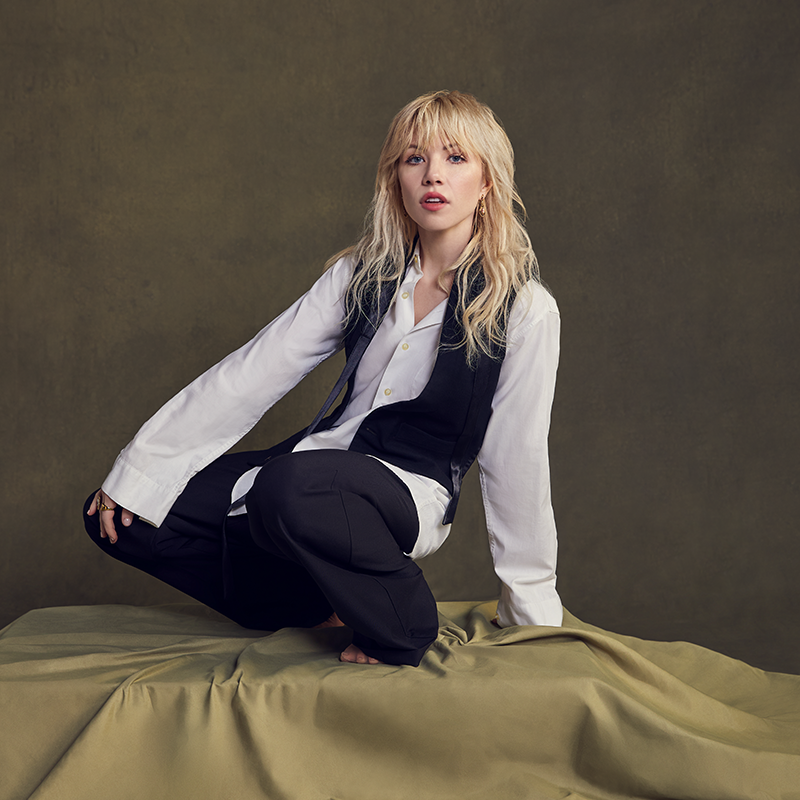 Carly Rae Jepsen Opens Up About Dating